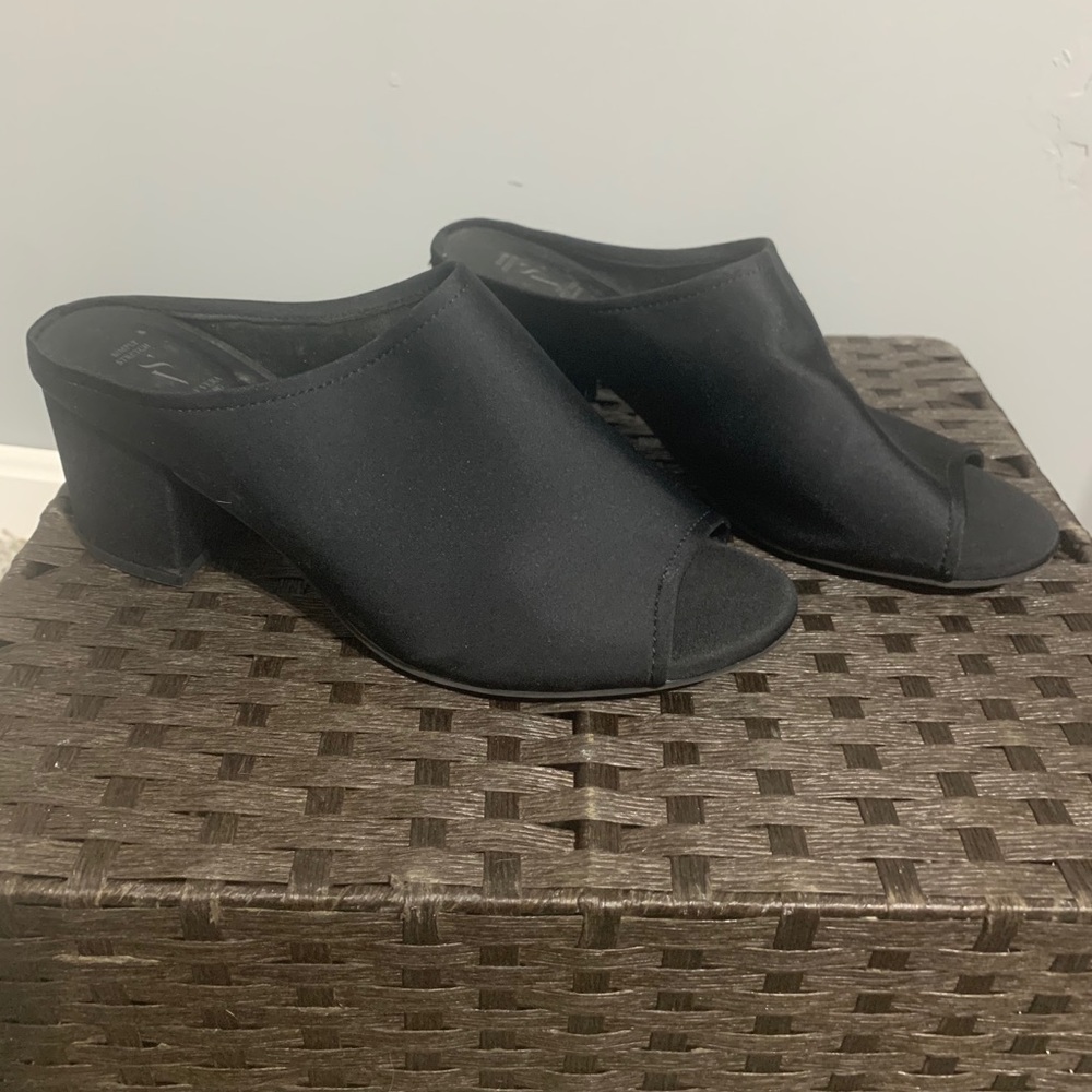 Simply Vera Shoes